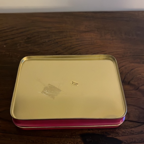 Vintage Memphis Playing Cards in Collectible Souvenir Tin (2 Packs) - Picture 9 of 9